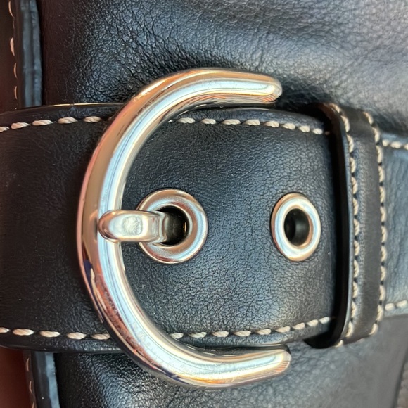 Coach black leather sm/med shoulder bag Serial no G05D-1453 - Picture 11 of 17